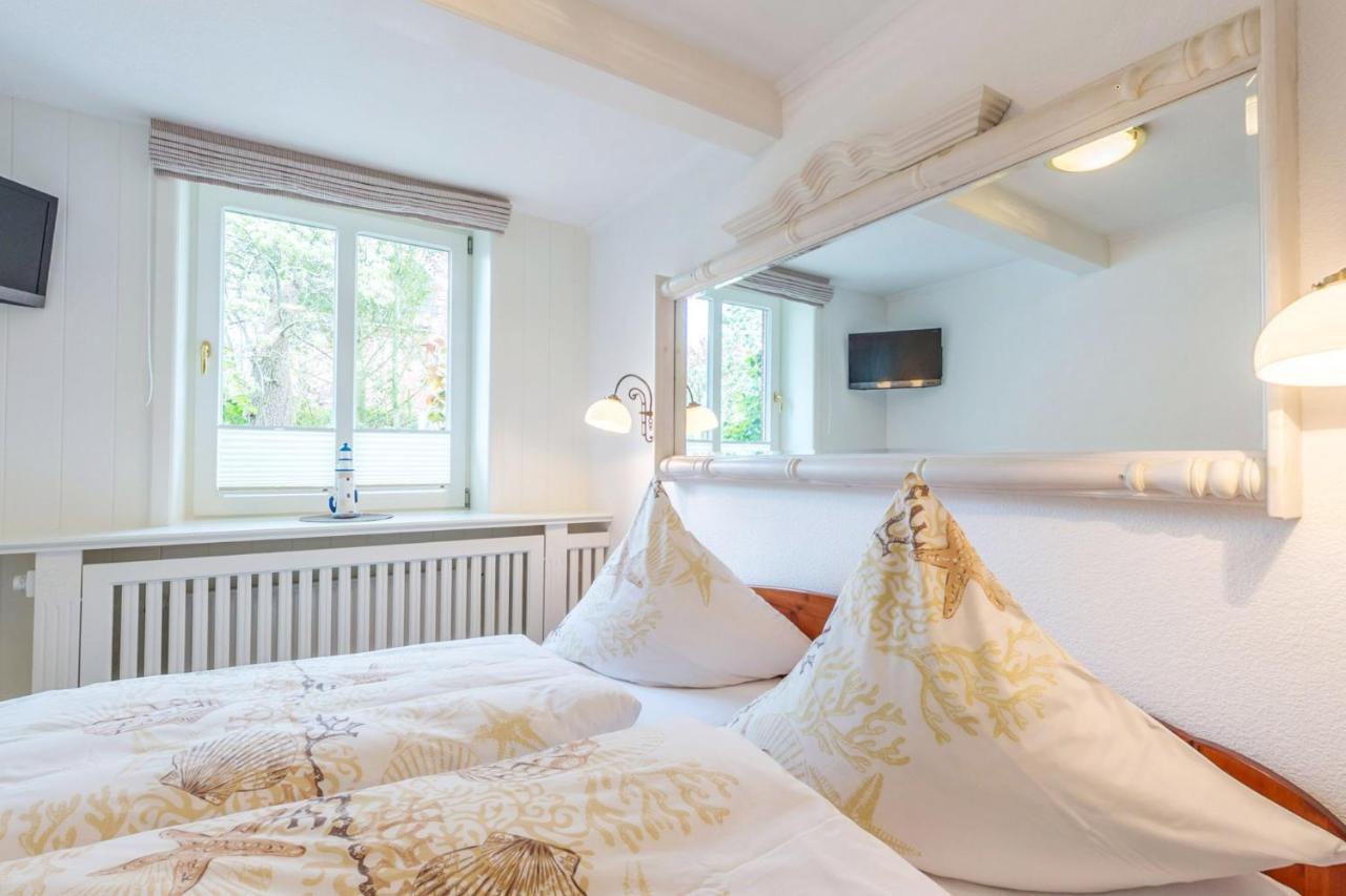 Inselhotel Arfsten Wyk auf Foehr Luaran gambar