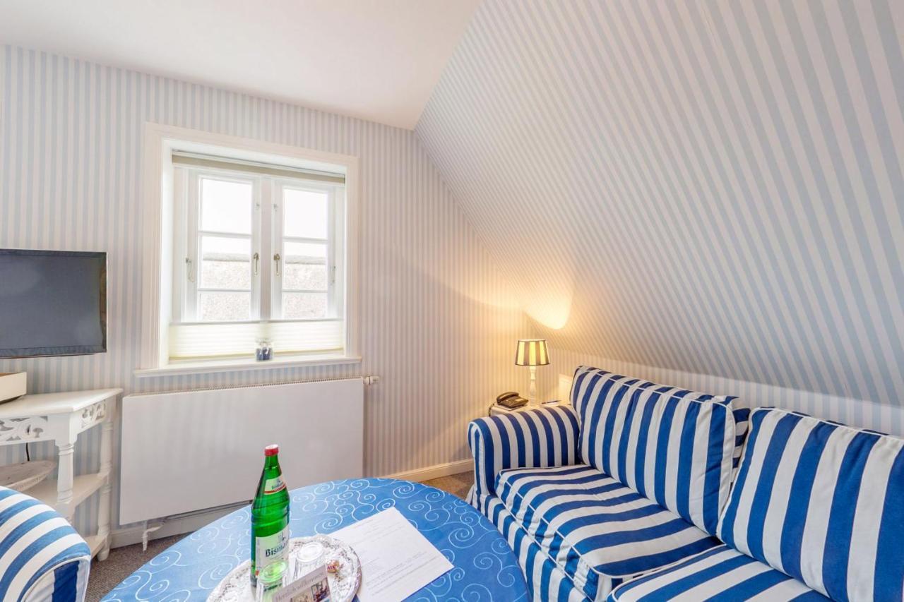 Inselhotel Arfsten Wyk auf Foehr Luaran gambar