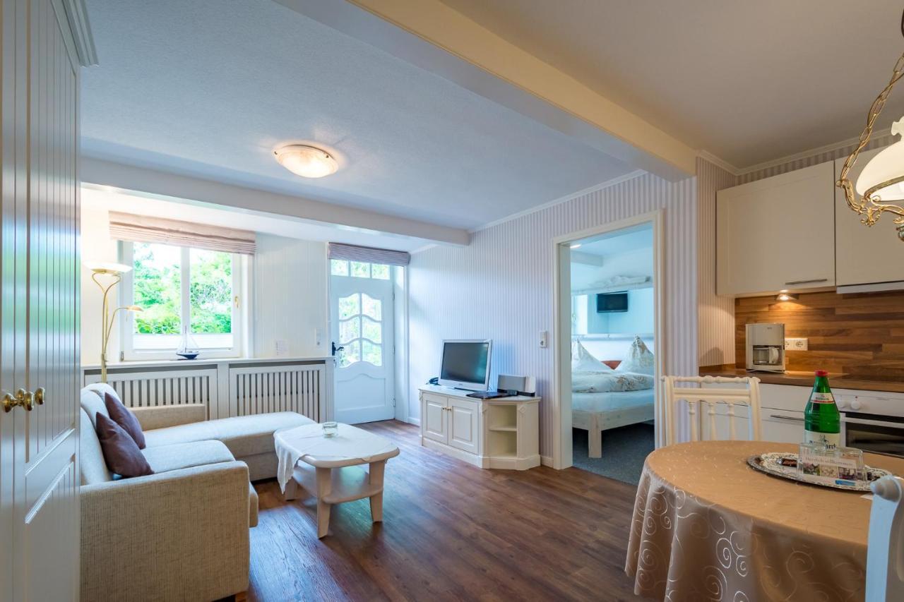 Inselhotel Arfsten Wyk auf Foehr Luaran gambar