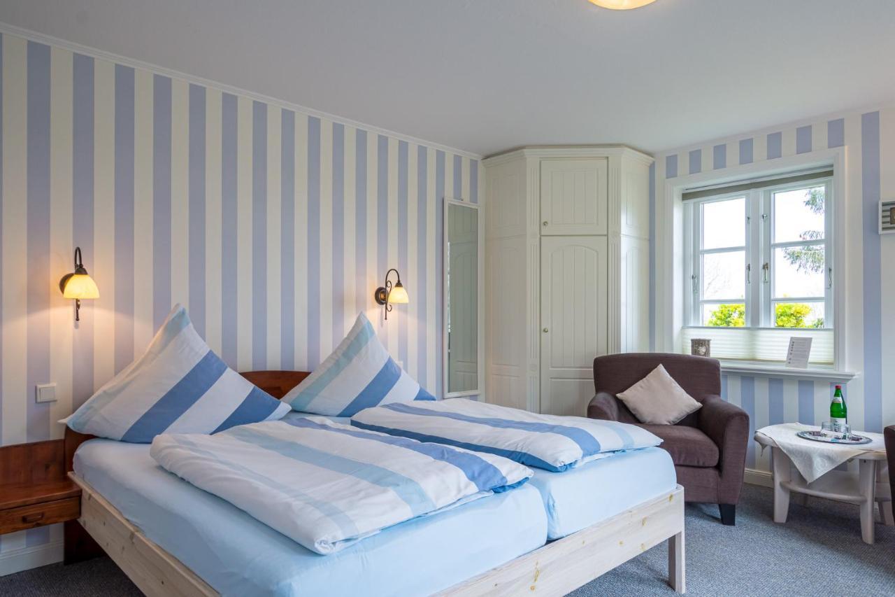 Inselhotel Arfsten Wyk auf Foehr Luaran gambar