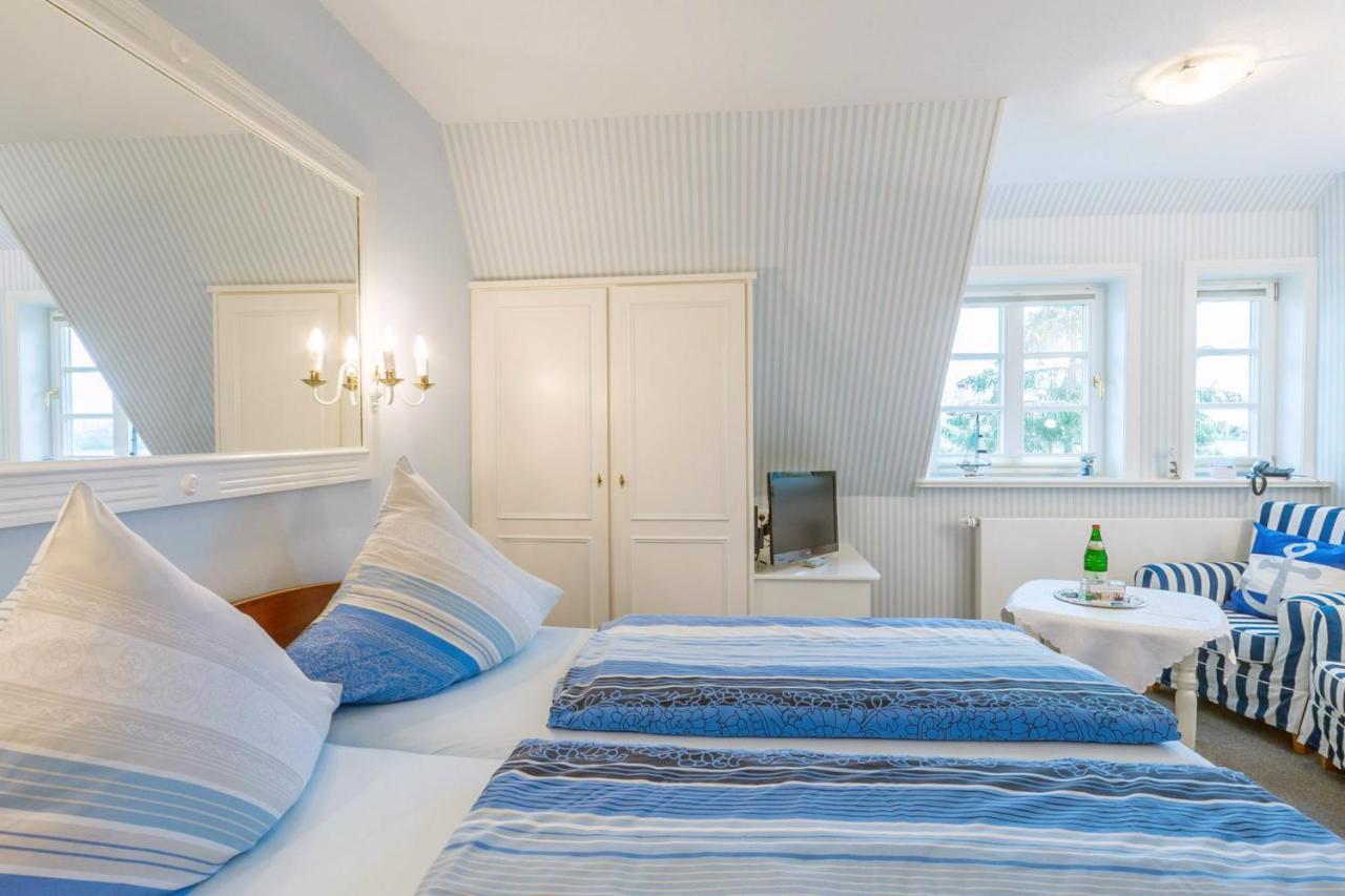 Inselhotel Arfsten Wyk auf Foehr Luaran gambar
